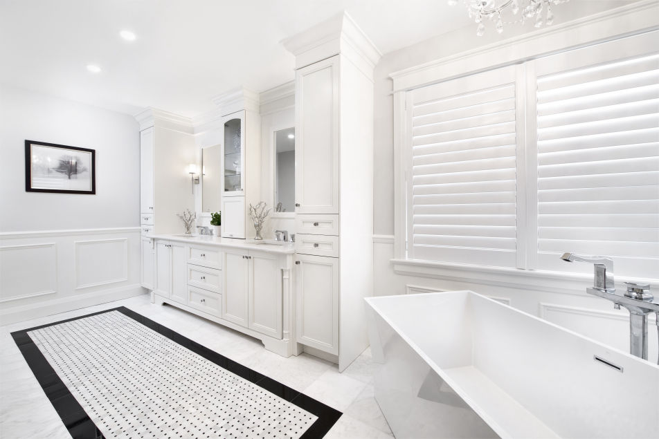 White bathroom design